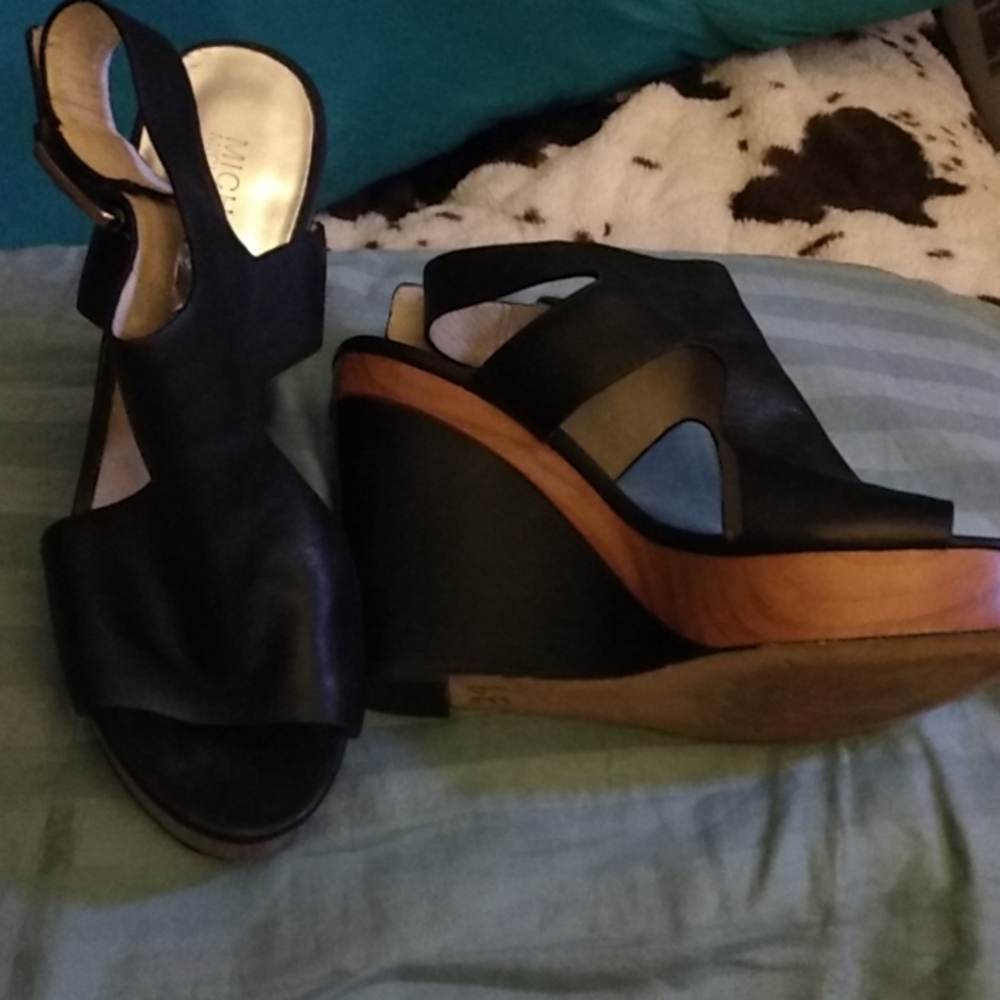 Michael Kors wedge size 8M